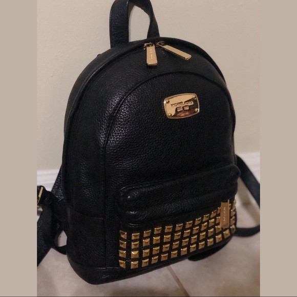 Michael Kors Handbags - 🌟HOST PICK🌟 say whaaat?! Black Leather Backpack